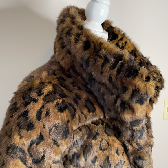Abercrombie &Fitch leopard faux fur mini puffer.  NWT - Picture 2 of 11